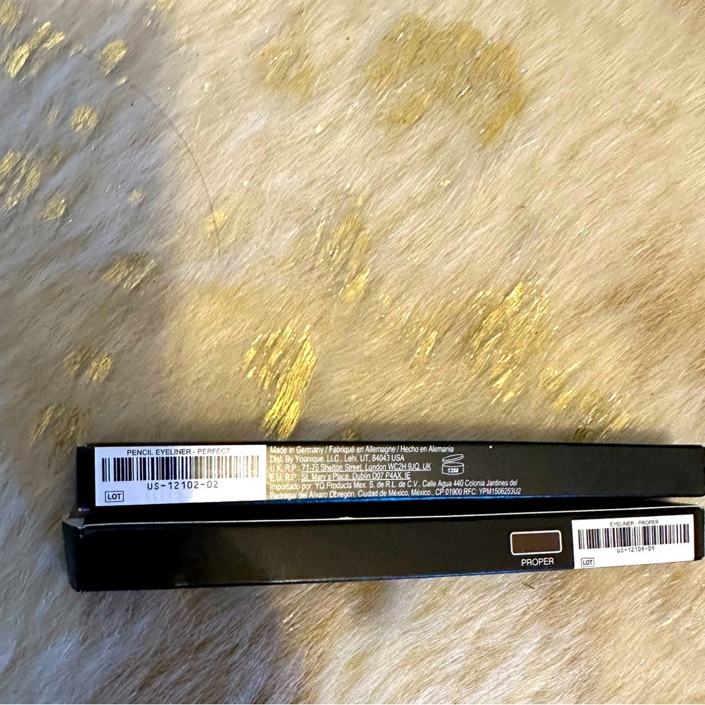 Lip liners x 2